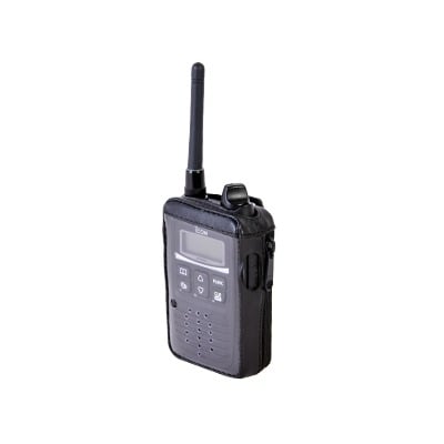 FSMIP-100H Funda Reforzada de Piel con Cierre Lateral y Visor de Pantalla Frontal Transparente, para uso en Radios IP-100H.