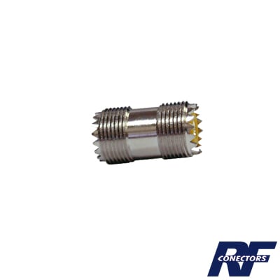 RFU-536 Adaptador Barril en Línea, de Conector UHF Hembra (SO-239) a UHF Hembra (SO-239), Niquel/ Plata/ Dap.