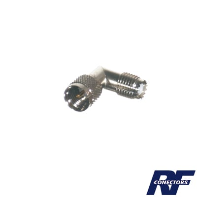 RFU-630 Adaptador en Ángulo Recto, de Conector Mini-UHF Macho a Mini-UHF Hembra, Ingleteado, Níquel/ Oro/ Teflón.