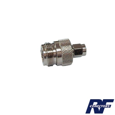 RSA-3452 Adaptador en Linea de Conector SMA Macho a N Hembra, Niquel/ Oro/ Teflón.