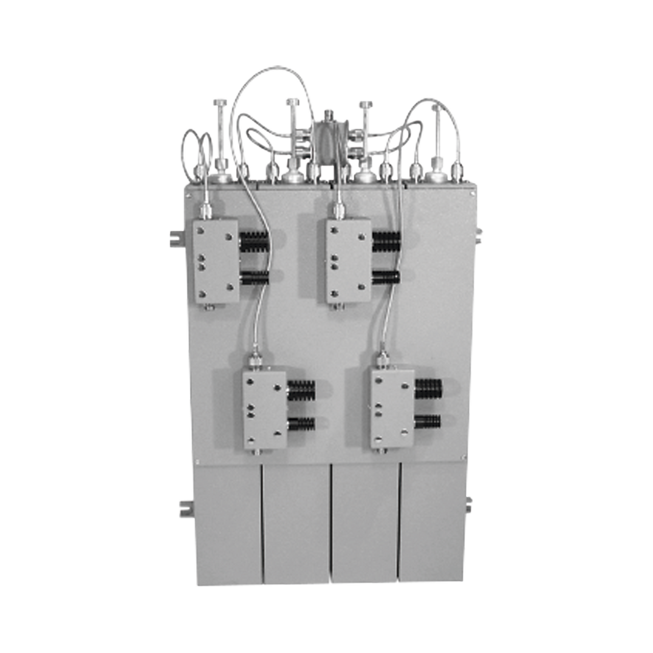 W6454-2/4C Combinador 148-174 MHz, para 4 Canales, 125 Watt, 200 KHz (min.) Sep. entre Tx-Tx, Aisladores Dobles, Conectores N Hembra.